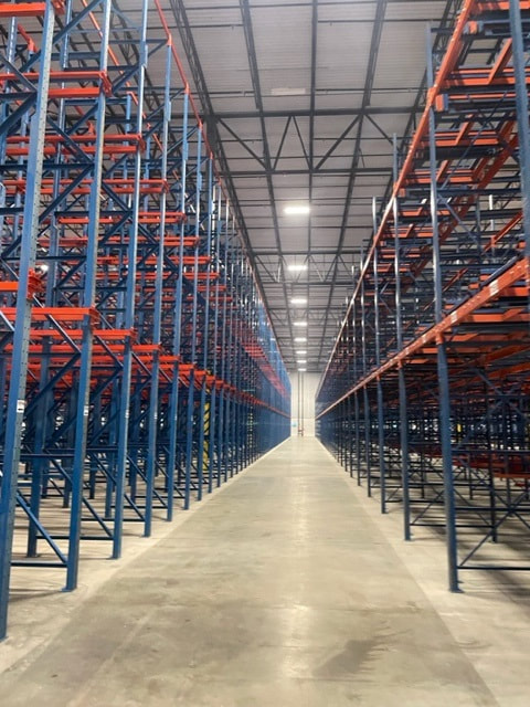 warehouse red & blue racks